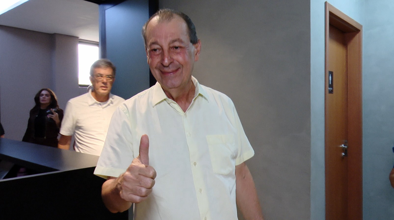 Eleições 2026: Omar Aziz grava propaganda eleitoral e afirma que vai construir aeroportos no estado