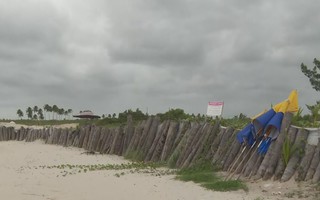 CPRH manda derrubar muro construído há um ano no Pontal de Maracaípe e que dificulta acesso à praia