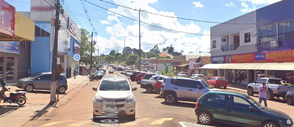 Rua com comércios em Rio Bonito do Iguaçu, em março de 2024. — Foto: Reprodução/Google Street View