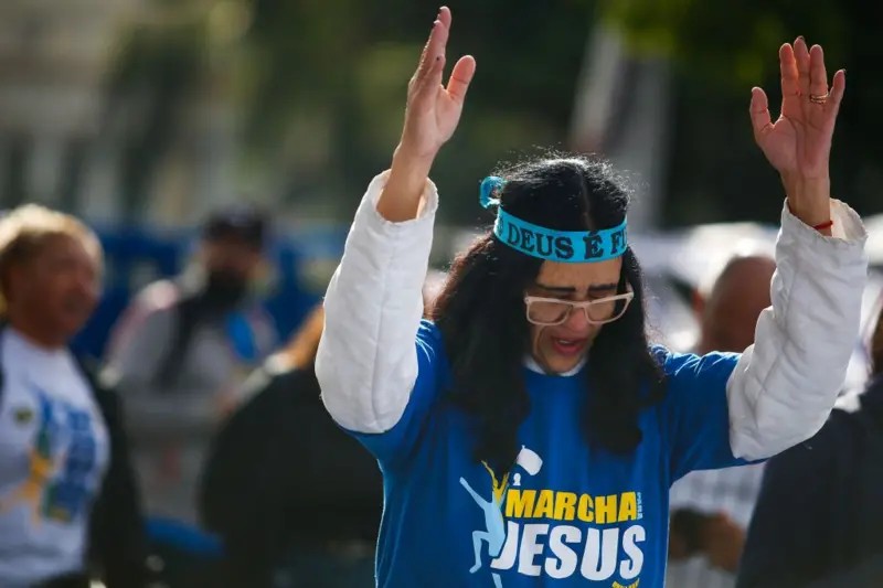 Censo 2022: religião evangélica é a que mais cresce no DF, segundo IBGE