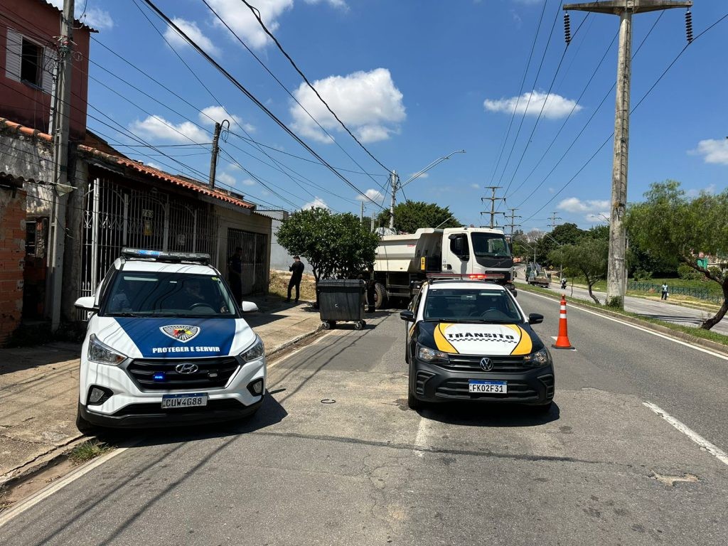 Operação interdita ferro-velho e recolhe 15 toneladas de entulho na zona norte de Sorocaba 