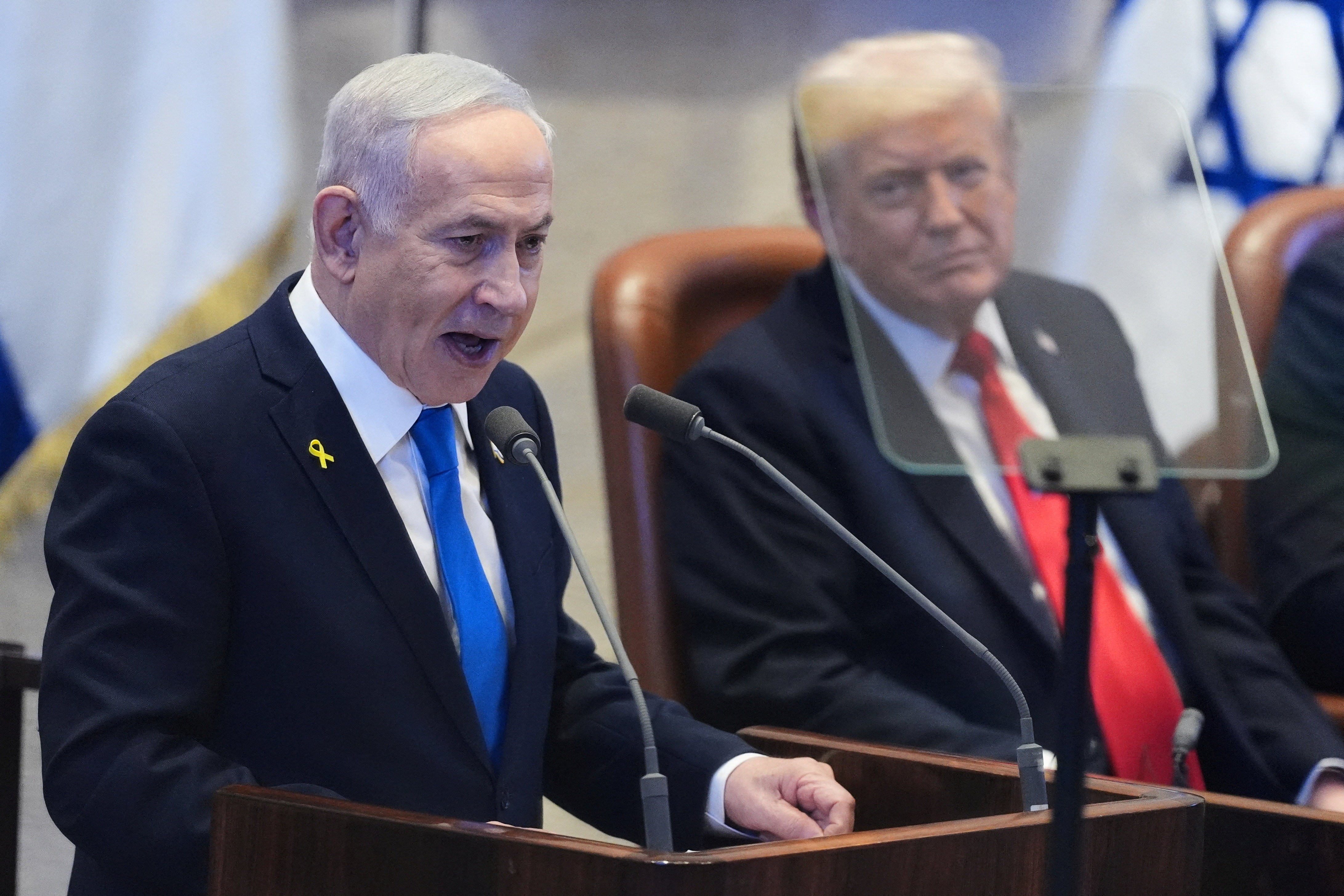 Entramos em tempos de paz, diz Netanyahu ao lado de Trump no Parlamento de Israel