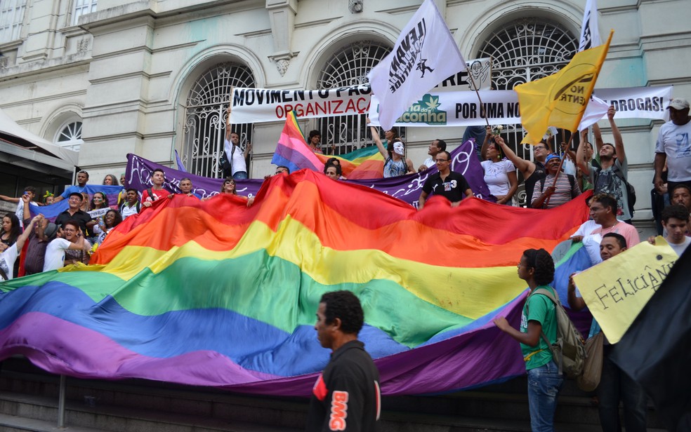 Gay, pintosa, bichona e com muito orgulho': ensaio reafirma luta de  paraibanos contra LGBTQIA+fobia, Paraíba