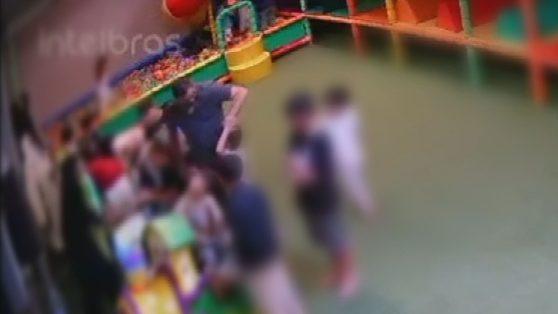 Criança agredida em brinquedoteca de restaurante: PCDF indicia homem por 'vias de fato'