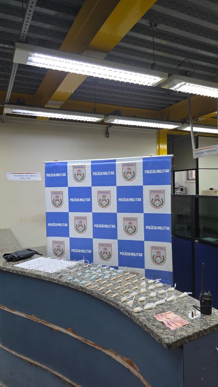 Homem é preso por envolvimento com tráfico de drogas em Barra Mansa