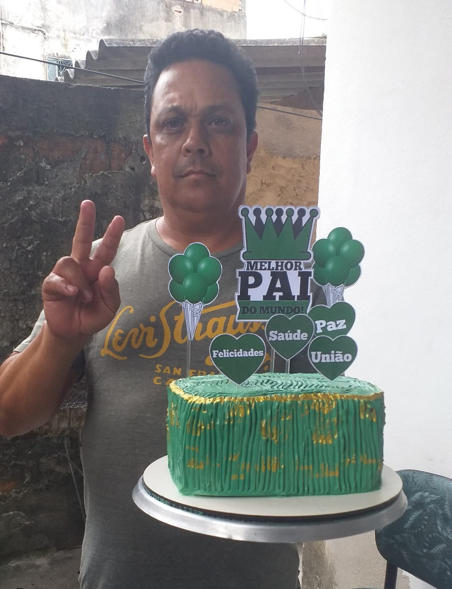 Polícia identifica e busca homem que matou cachorro a tiros em Magé, RJ