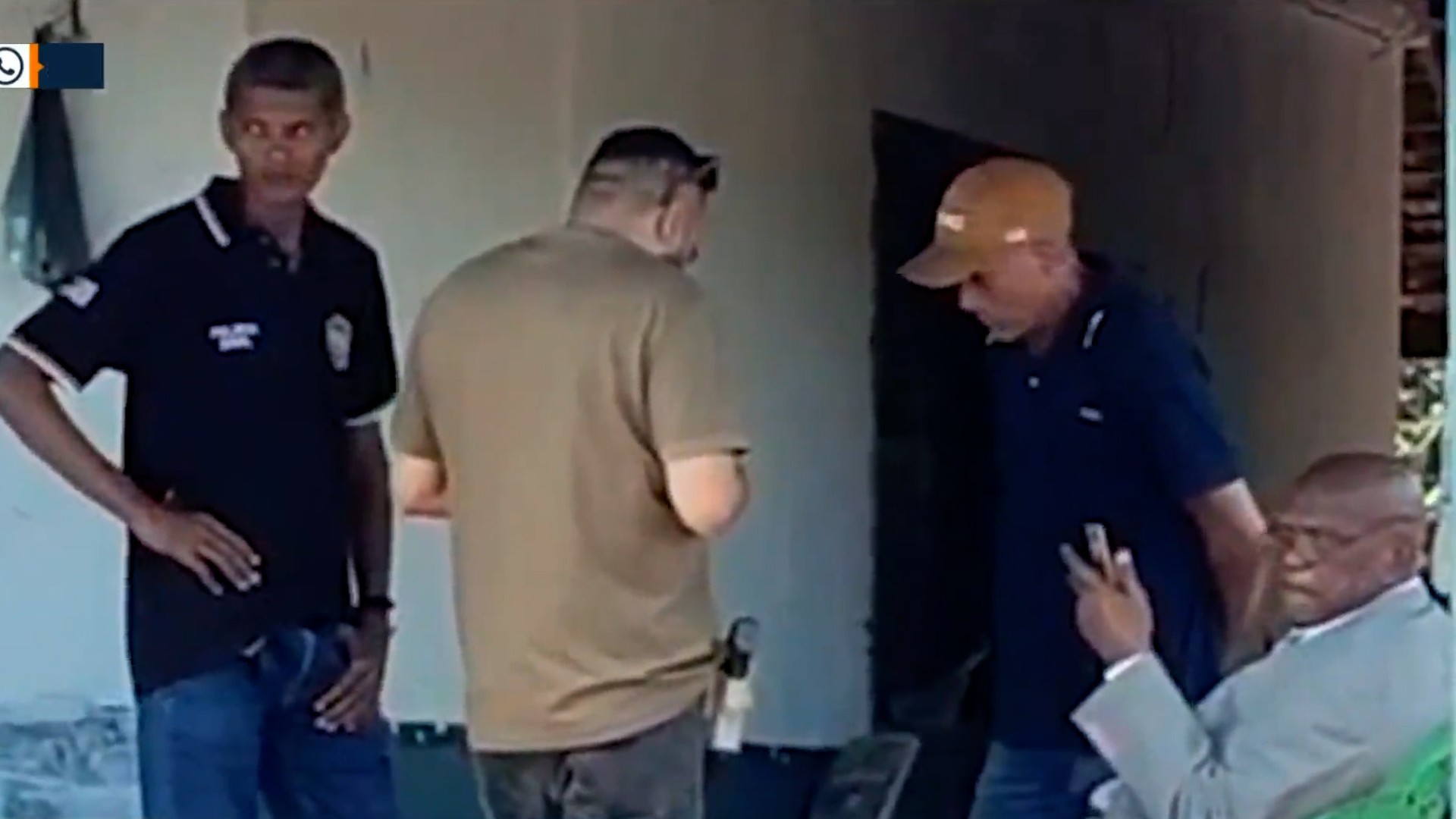 Polícia faz perícia em casa onde mulher morreu após ser atacada por pitbull no MA