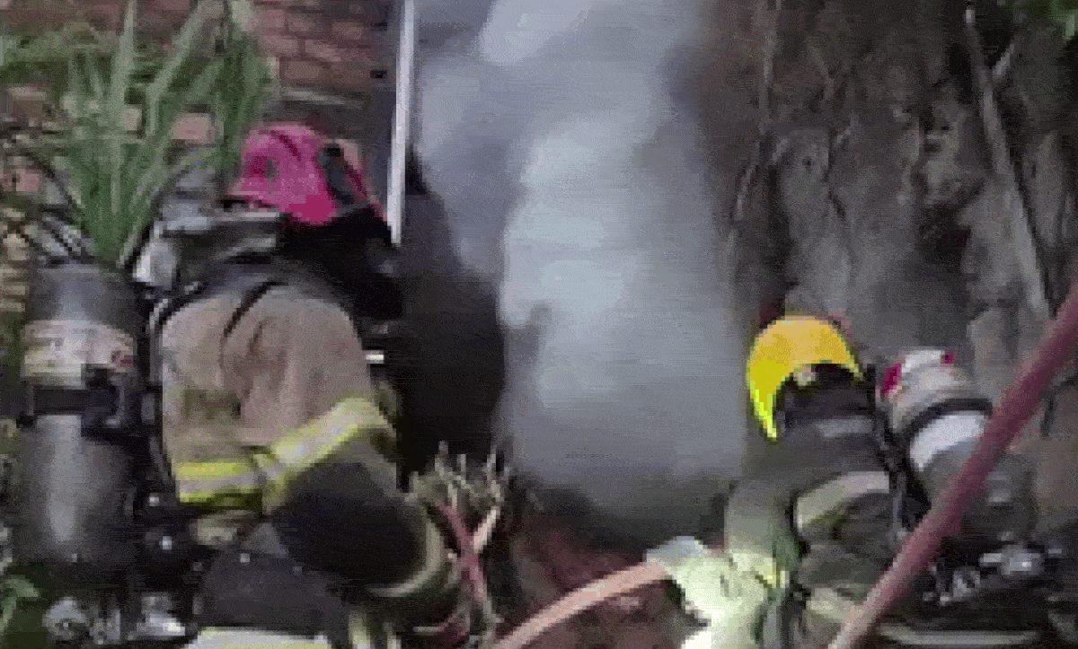 Incêndio em casa no Ribeiro de Abreu é controlado após 3 horas
