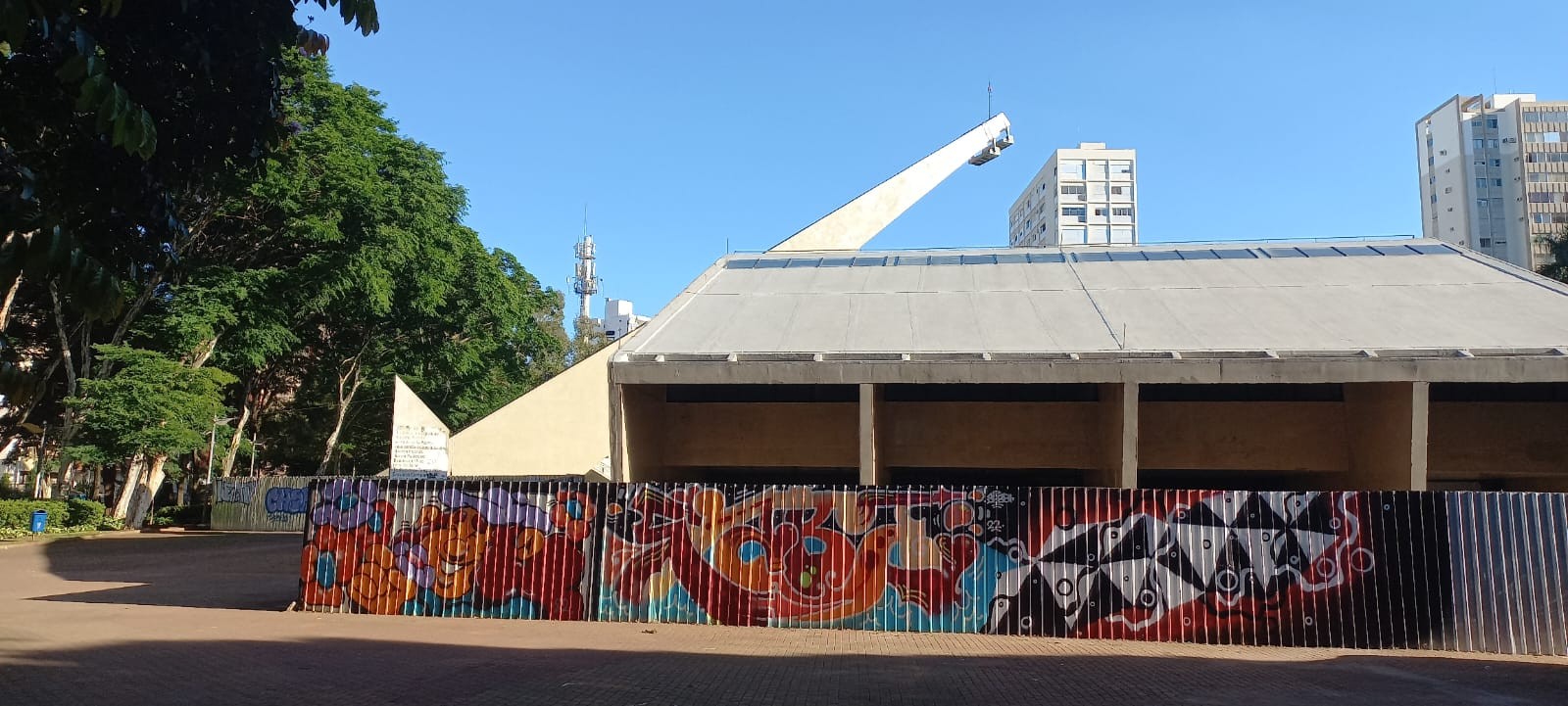 Centro de Convivência: cercamento gera debate, e associação de arquitetos vê 'retrocesso urbanístico' em Campinas