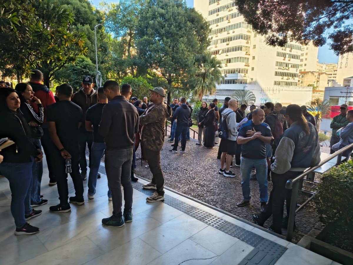 Guardas de Campinas manifestam por melhorias e liberação do porte de armas para agentes aposentados