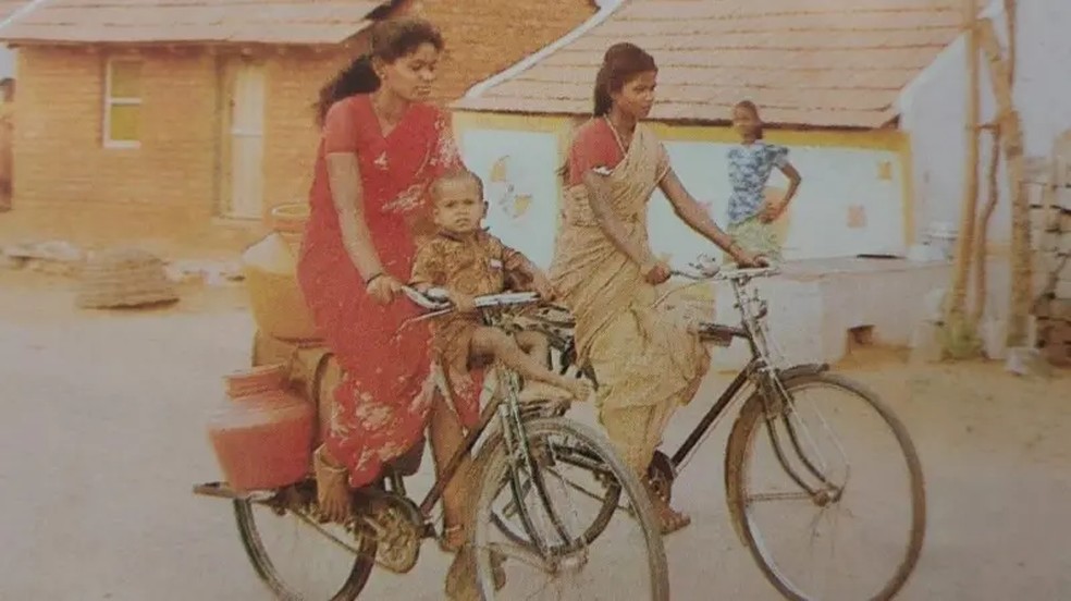 Como a bicicleta ajudou mulheres indianas a ler e escrever | G1