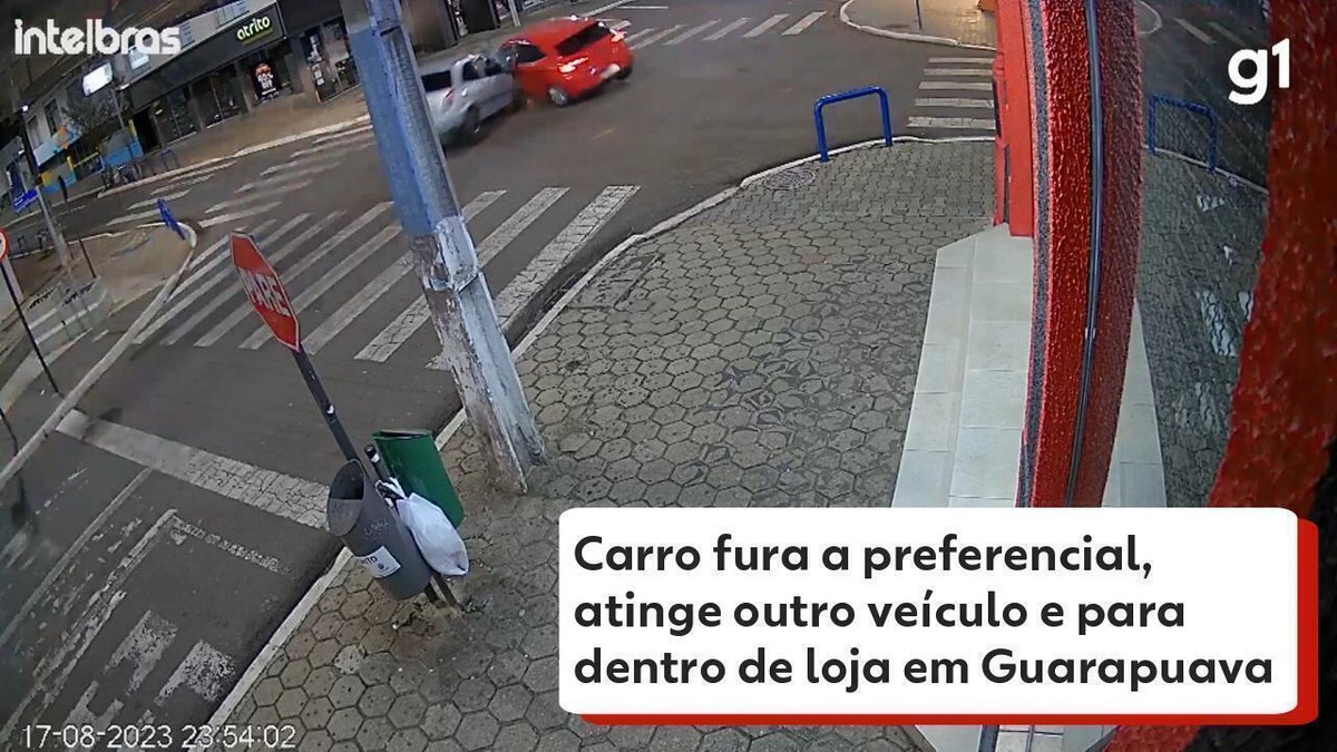 Carro fura a preferencial, atinge outro veículo e para dentro de loja em  Guarapuava