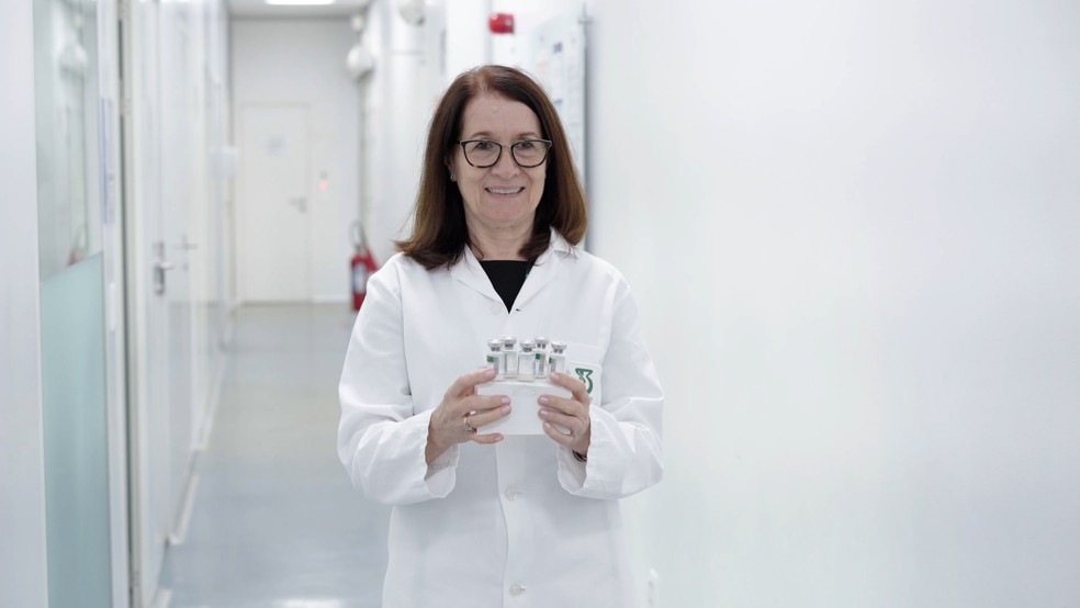 Pesquisadora dedicou anos de pesquisa no desenvolvimento de imunizantes — Foto: Kaique Mattos/g1