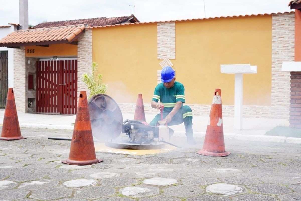 Sabesp identifica mais de 400 ligações irregulares de esgoto em cidades do litoral de SP