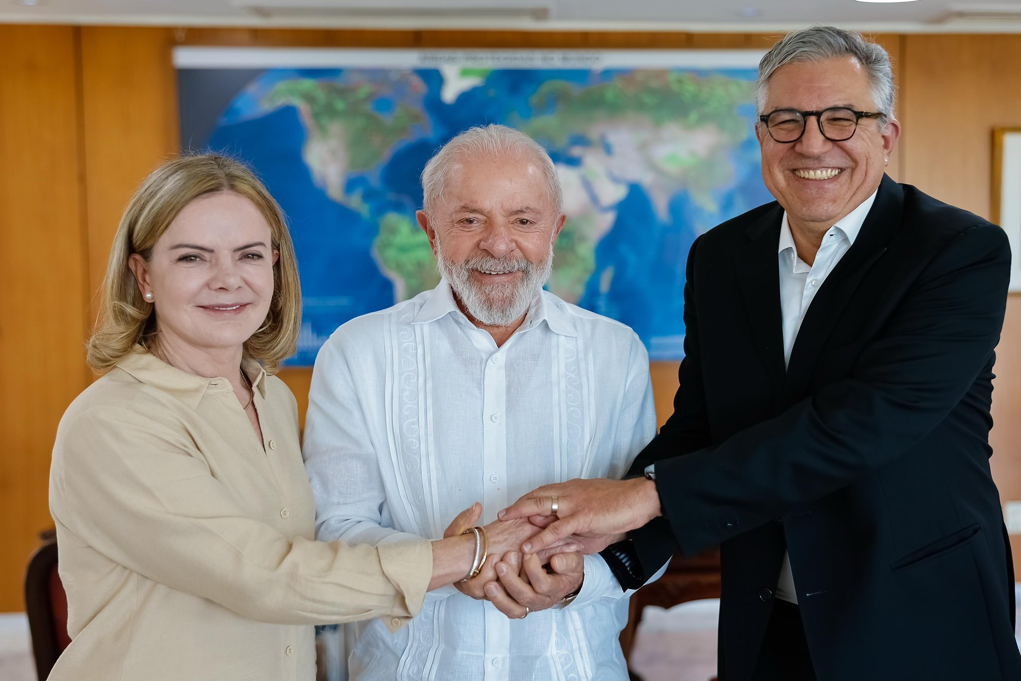 Lula Anuncia Nova Estrutura: Gleisi assume Articulação Política e Padilha Comanda Saúde