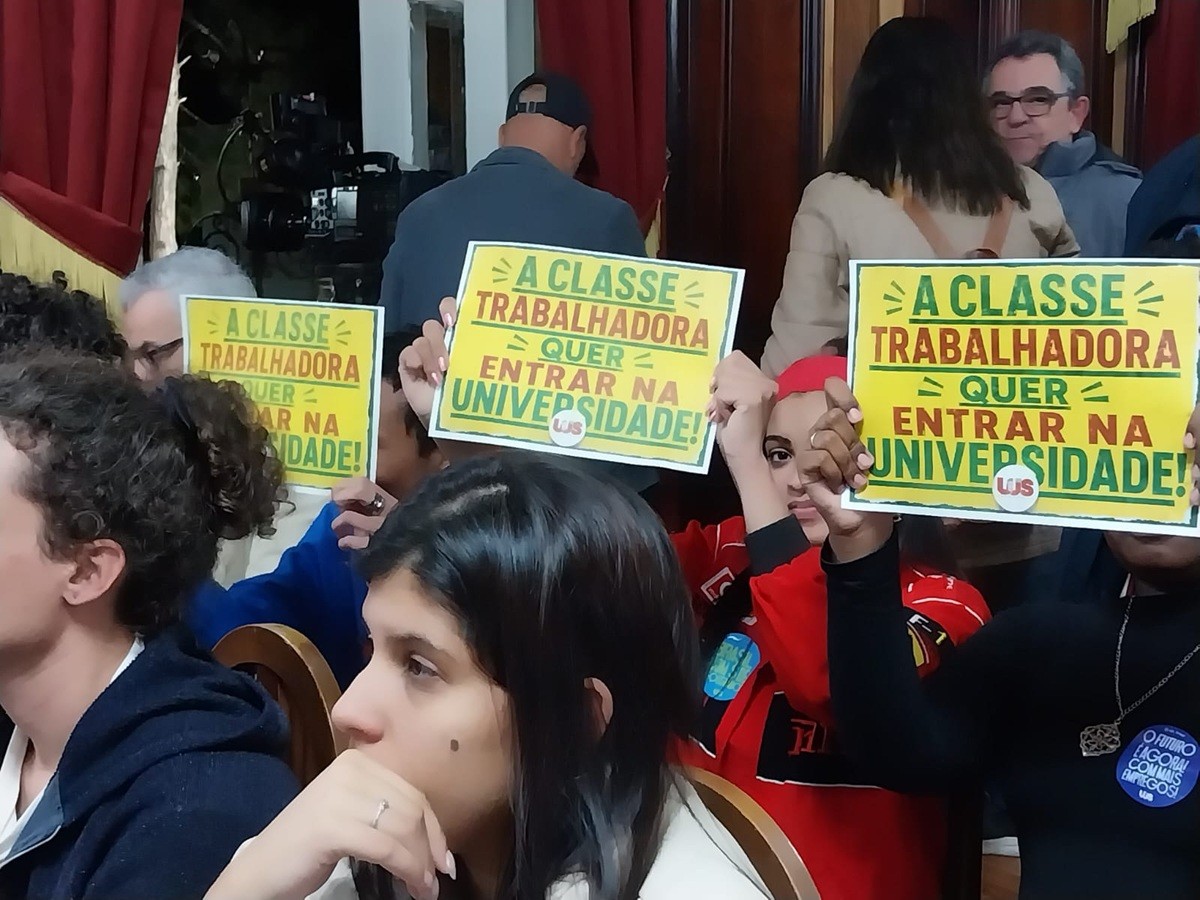Câmara de Petrópolis debate futuro do Vestibular Social em audiência pública