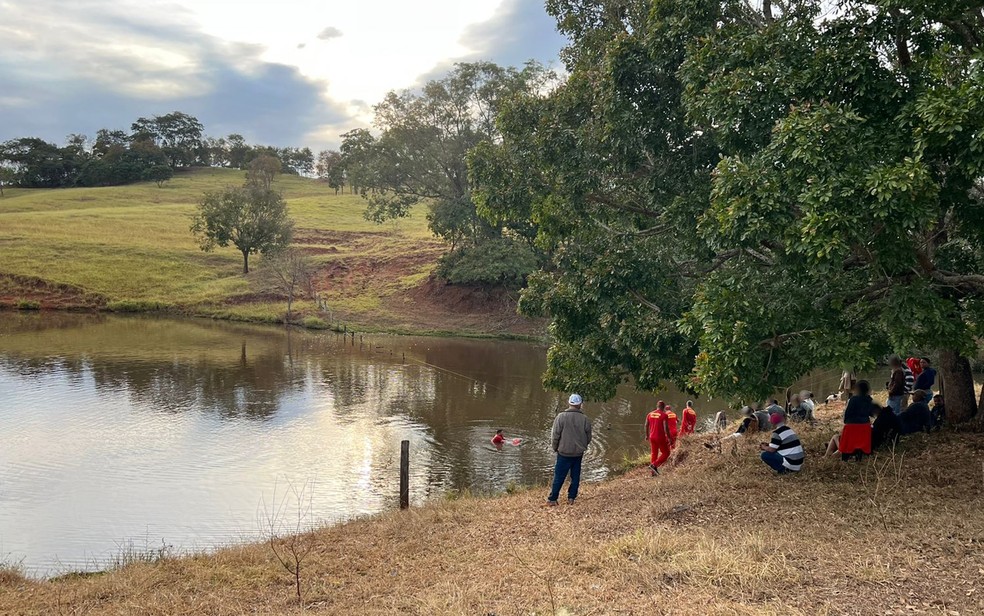 Corpo de adolescente é encontrado dentro de represa após ele sair para andar a cavalo em Itaguaru, Goiás — Foto: Divulgação/Corpo de Bombeiros