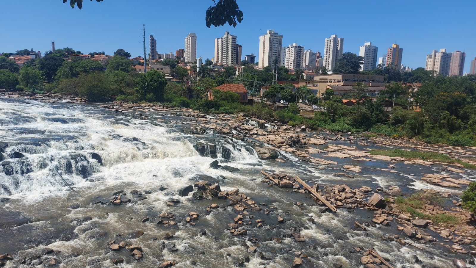 Sem chuvas, Rio Piracicaba registra menor vazão do ano, com volume 72% abaixo de média histórica de março, aponta PCJ