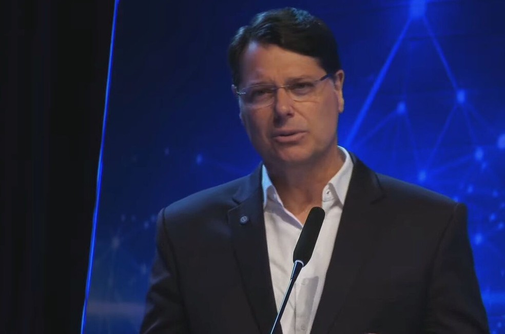 Candidato ao governo do DF, Kiko Caputo (Novo) participa de primeiro debate — Foto: Reprodução/Youtube
