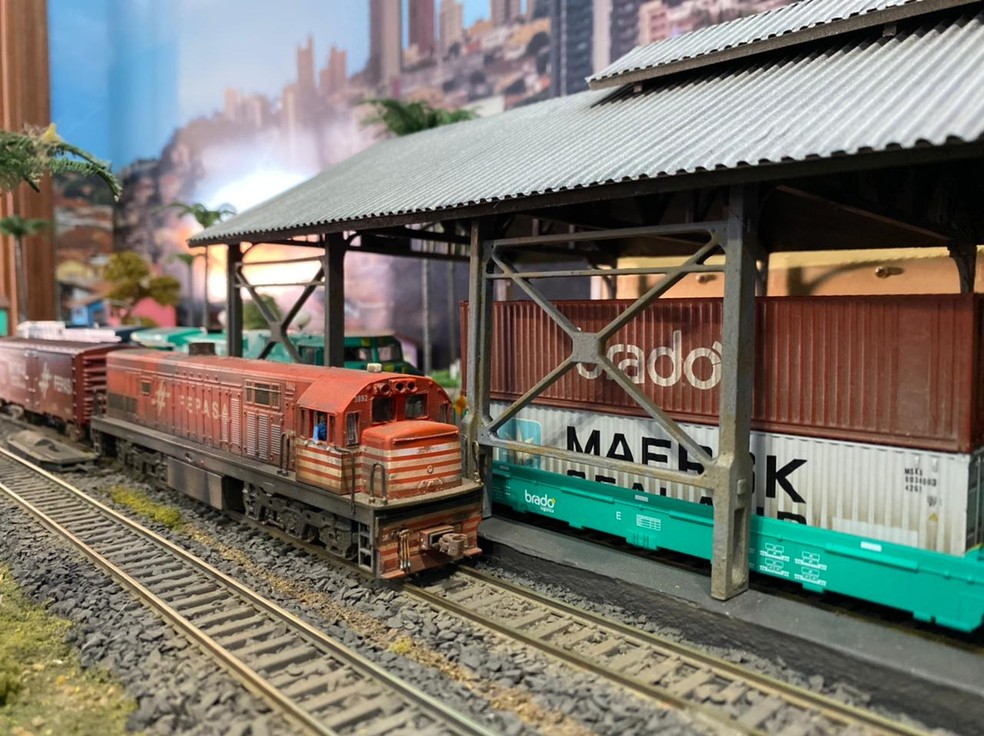 Trem Ferrovia Locomotiva Brinquedo Ferrorama