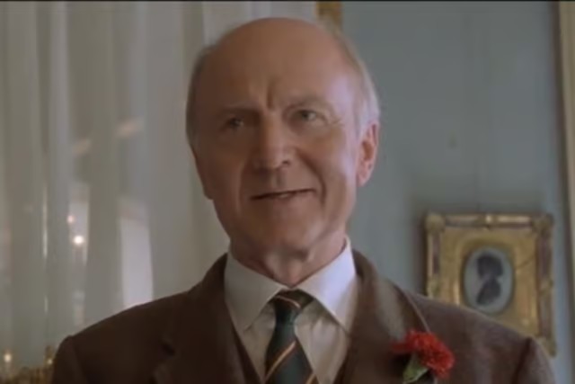 Morre Donald Douglas, ator da trilogia 'Bridget Jones', aos 92 anos