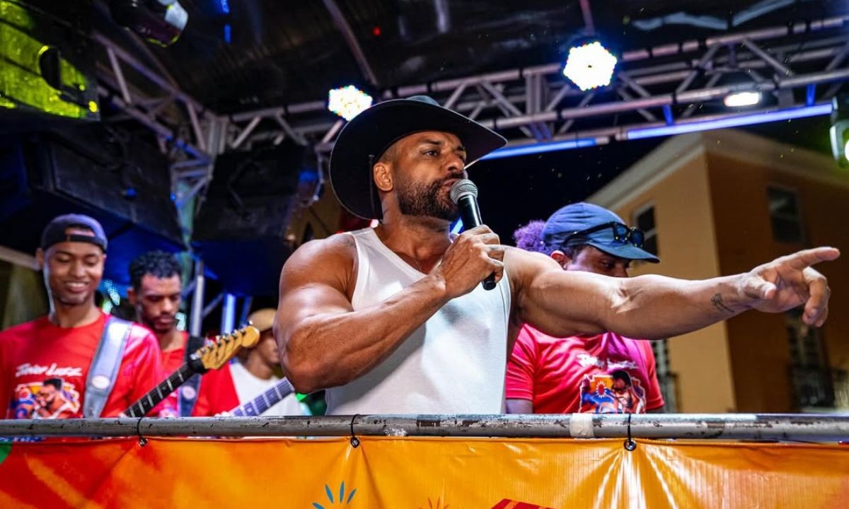 Saiba quem é o cantor baiano que sofreu um AVC e foi hospitalizado em Salvador