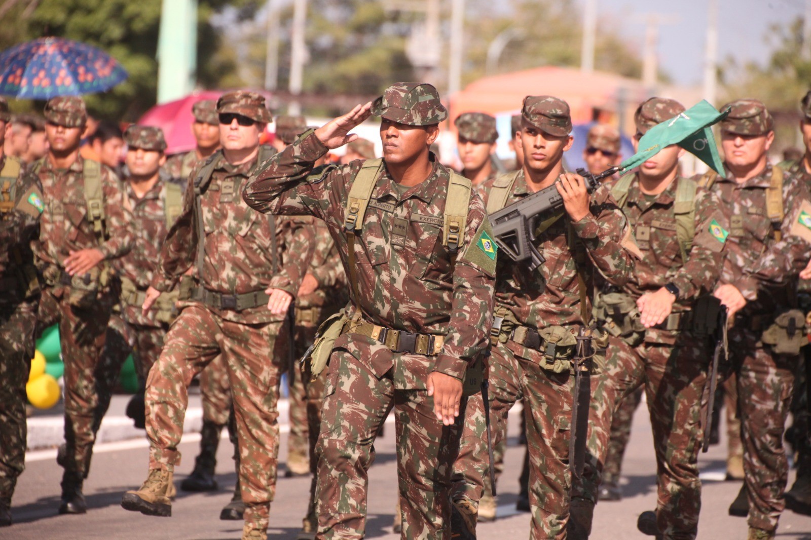 Tropas, estudantes e viaturas marcam o desfile de 7 de setembro em Macapá; VEJA FOTOS 