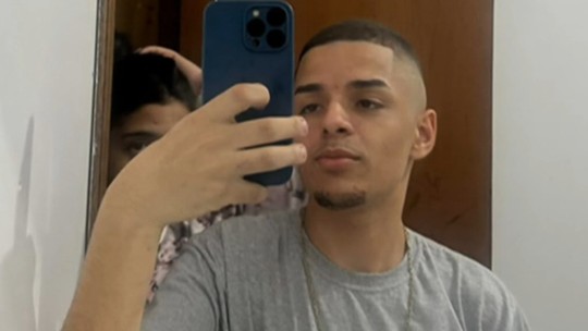 PMs que mataram jovem com 27 tiros ao confundir celular com arma são afastados