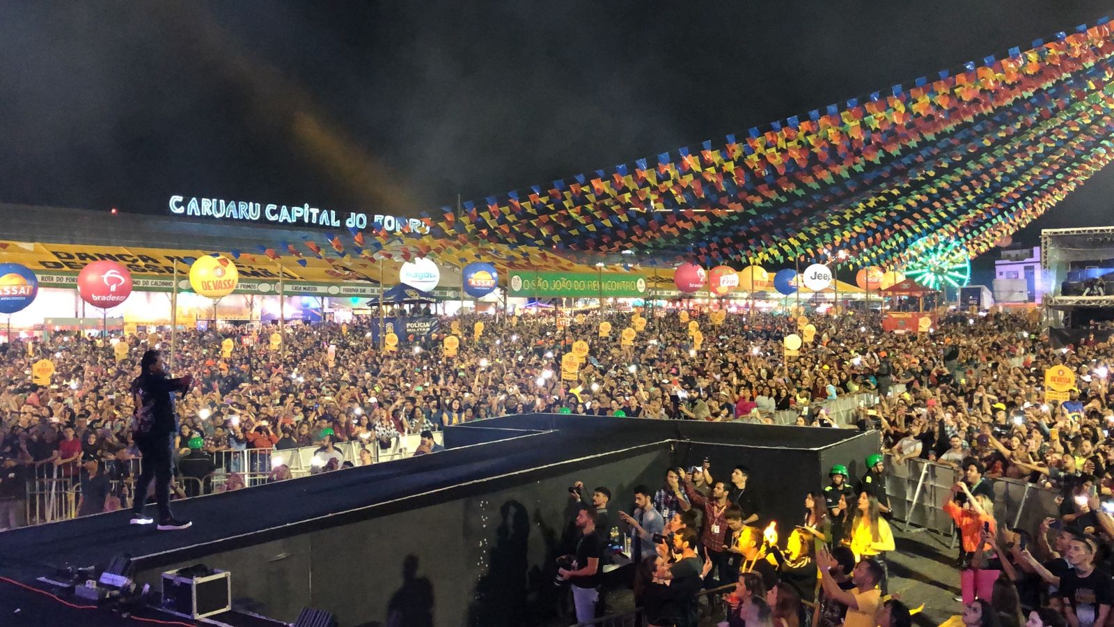 Confira a programação do São João de Caruaru 2025 para este domingo (1º)