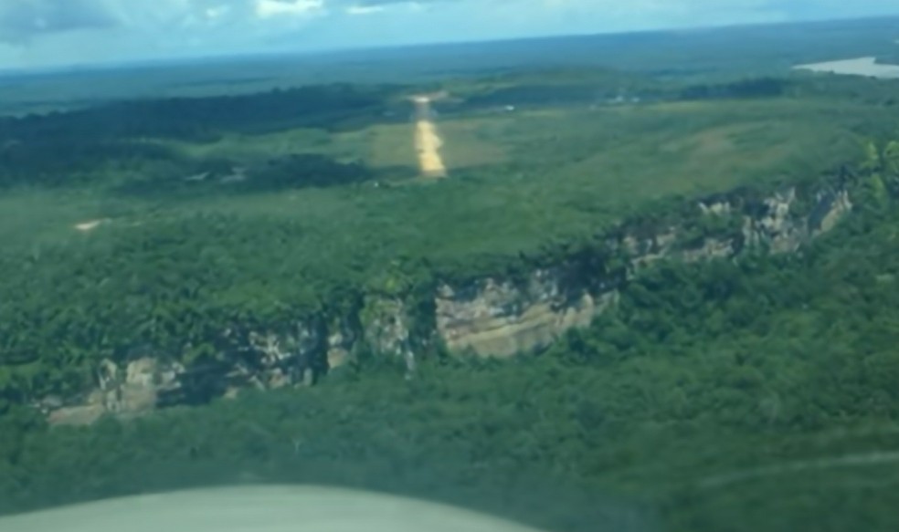 A pista da antiga Colônia Penal de Araracuara, na Amazônia colombiana.  — Foto: Reprodução/ Redes sociais 