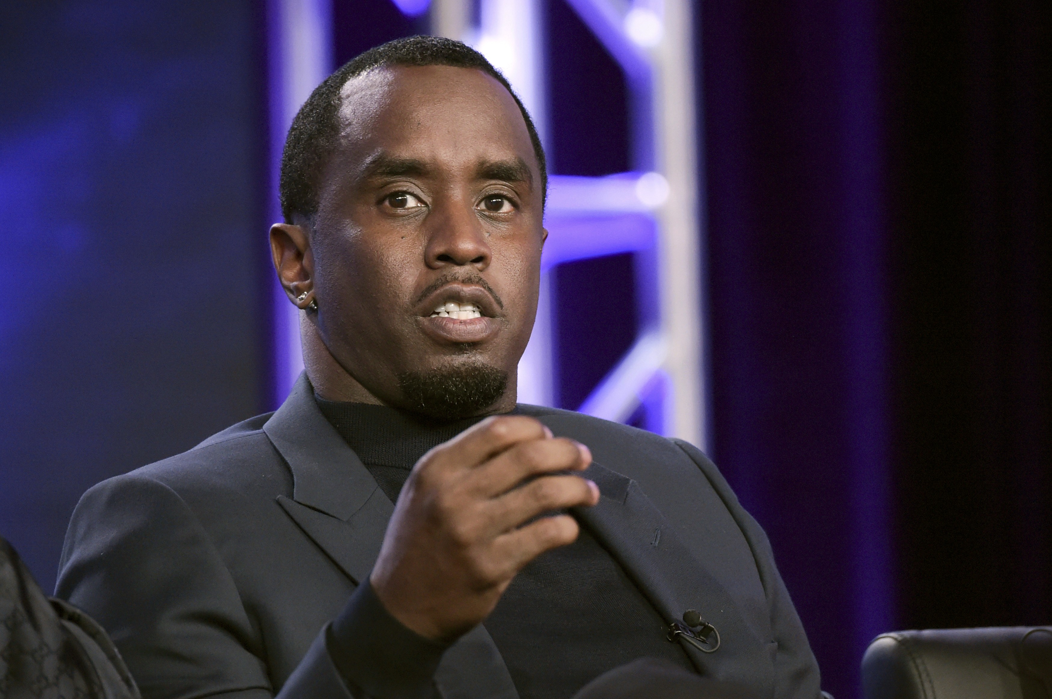 Em nova denúncia, mulher diz que foi dopada e estuprada pelo rapper Sean 'Diddy' Combs em estúdio