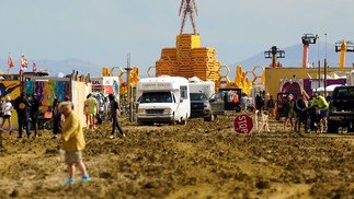Chuva isolou participantes do festival Burning Man, nos EUA — Foto: Trevor Hughes/USA Today Network