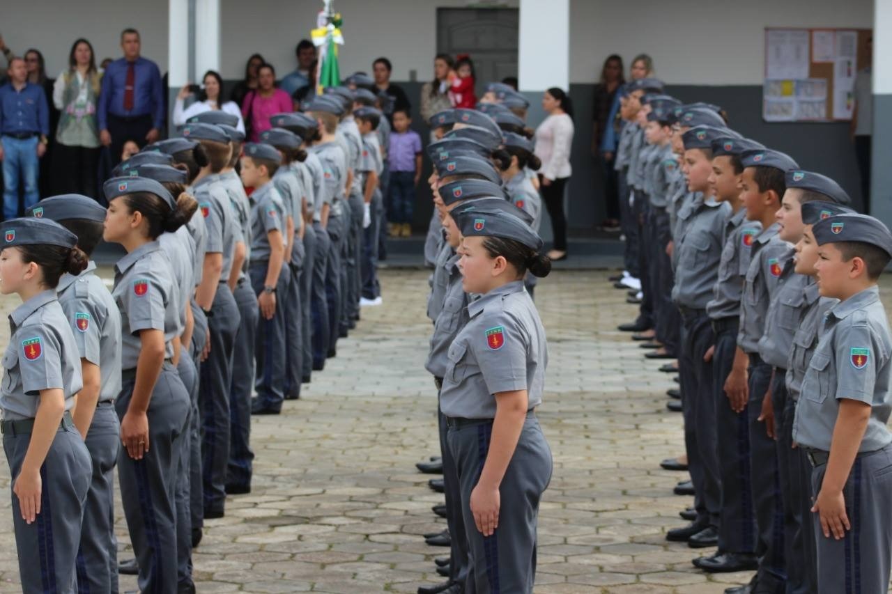 Colégio Militar da PMSC abre inscrições para sorteio de 599 vagas em seis cidades; veja edital