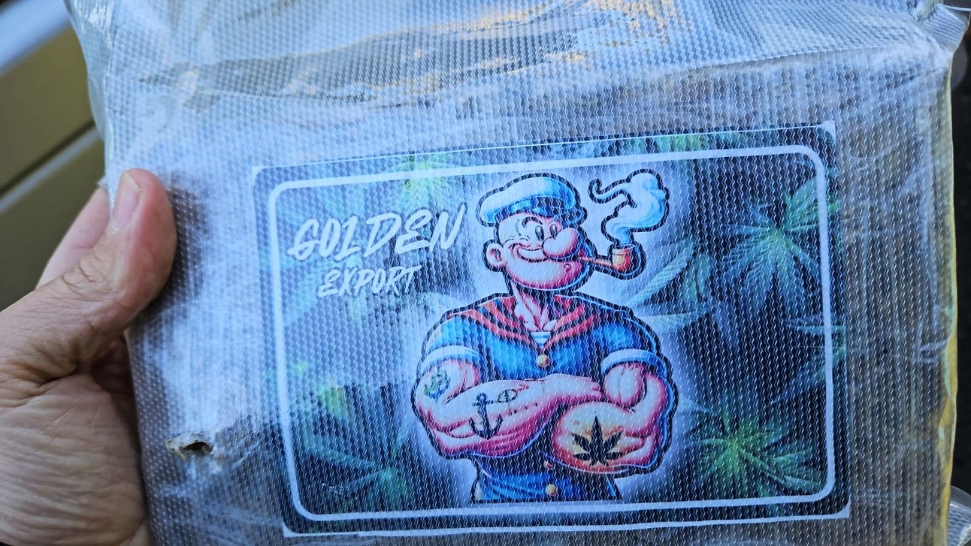 Polícia apreende maconha com estampa do Popeye escondida em carro em rodovia de Ourinhos