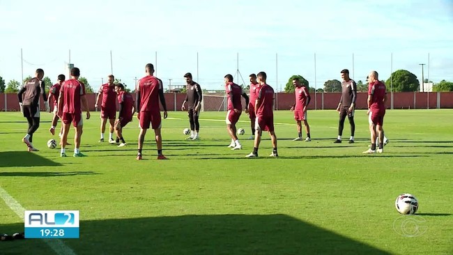 CRB ainda tenta alcançar o grupo de classificação da Série B