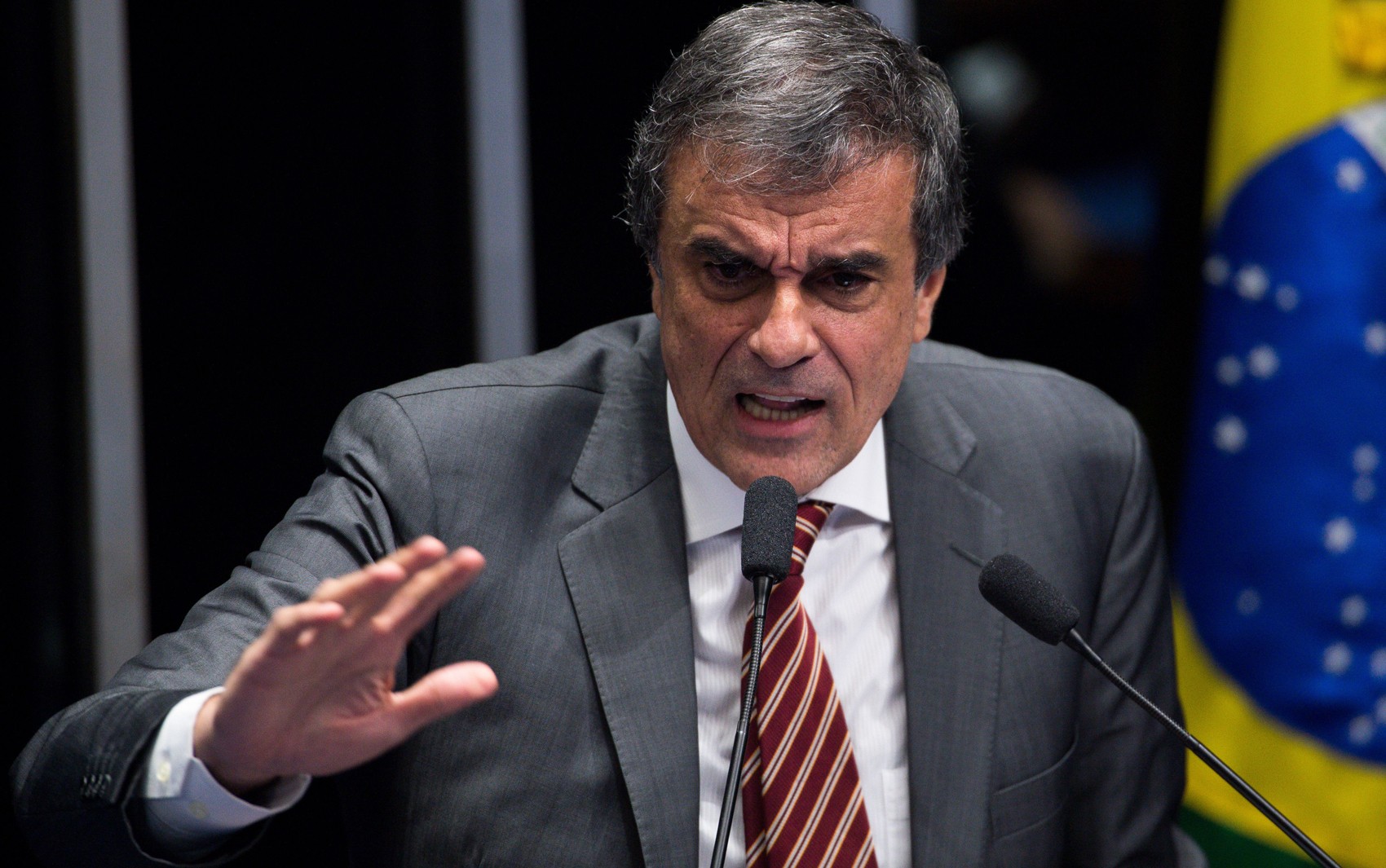 Defesa de Vorcaro estuda reforçar time e cogita Cardozo, ex-ministro de Dilma