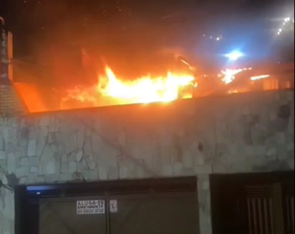 Incendio atingiu flats em Ponta Negra, em Natal — Foto: Reprodução
