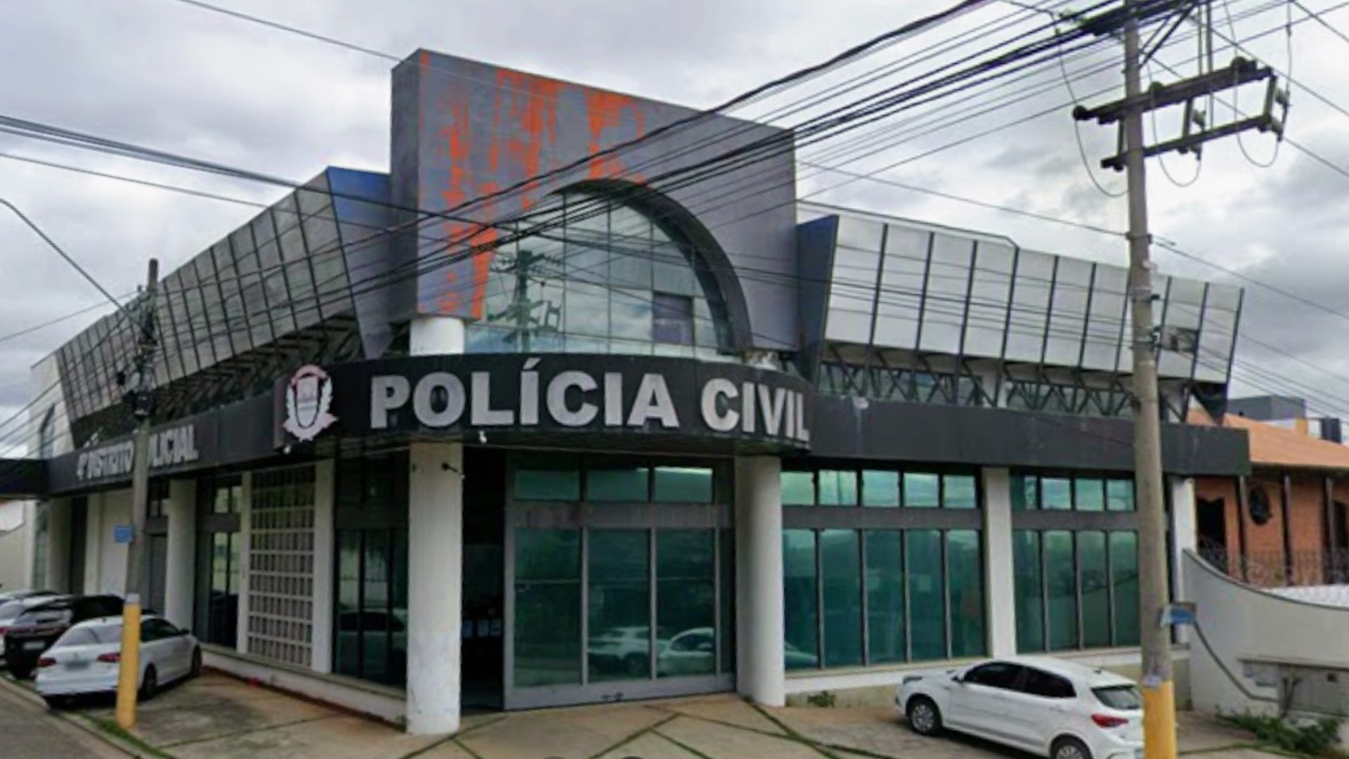 Polícia investiga suspeita de material sexual após menina de 14 anos passar mal em encontro com outros 4 adolescentes 
