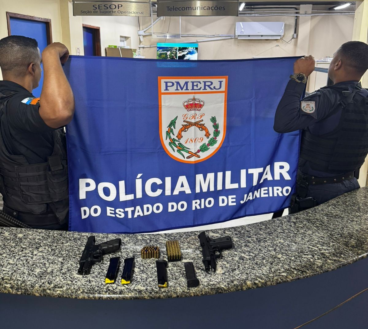 Homem é preso suspeito de ameaçar de morte e agredir companheira em Angra dos Reis