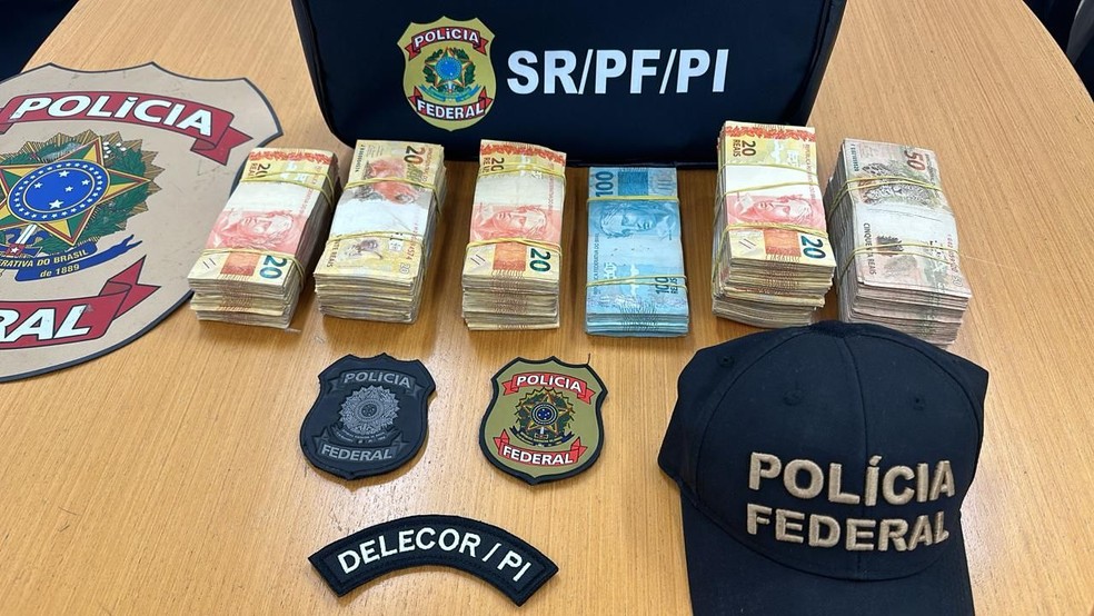 PF cumpre mandados em operação que investiga desvio de recursos do orçamento secreto no Piauí — Foto: Divulgação/PF