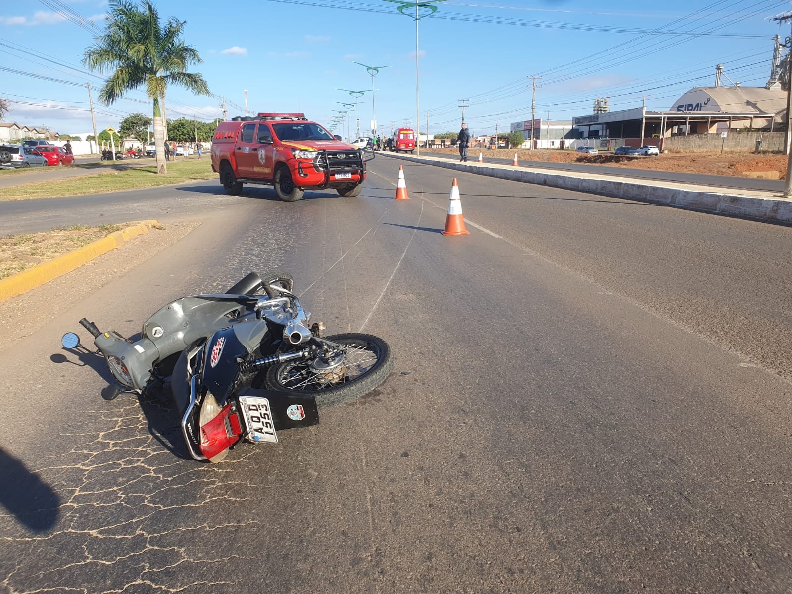 Jovem morre após bater moto em poste de energia em Lucas do Rio Verde (MT)
