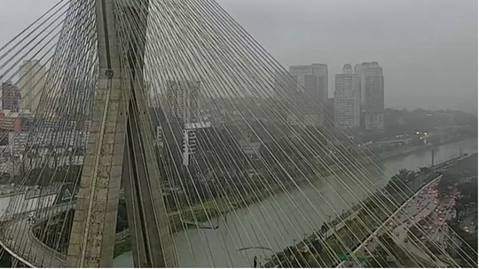 Com virada no tempo, cidade de São Paulo tem máxima de 20ºC hoje - Foto: (GloboNews/Reprodução)