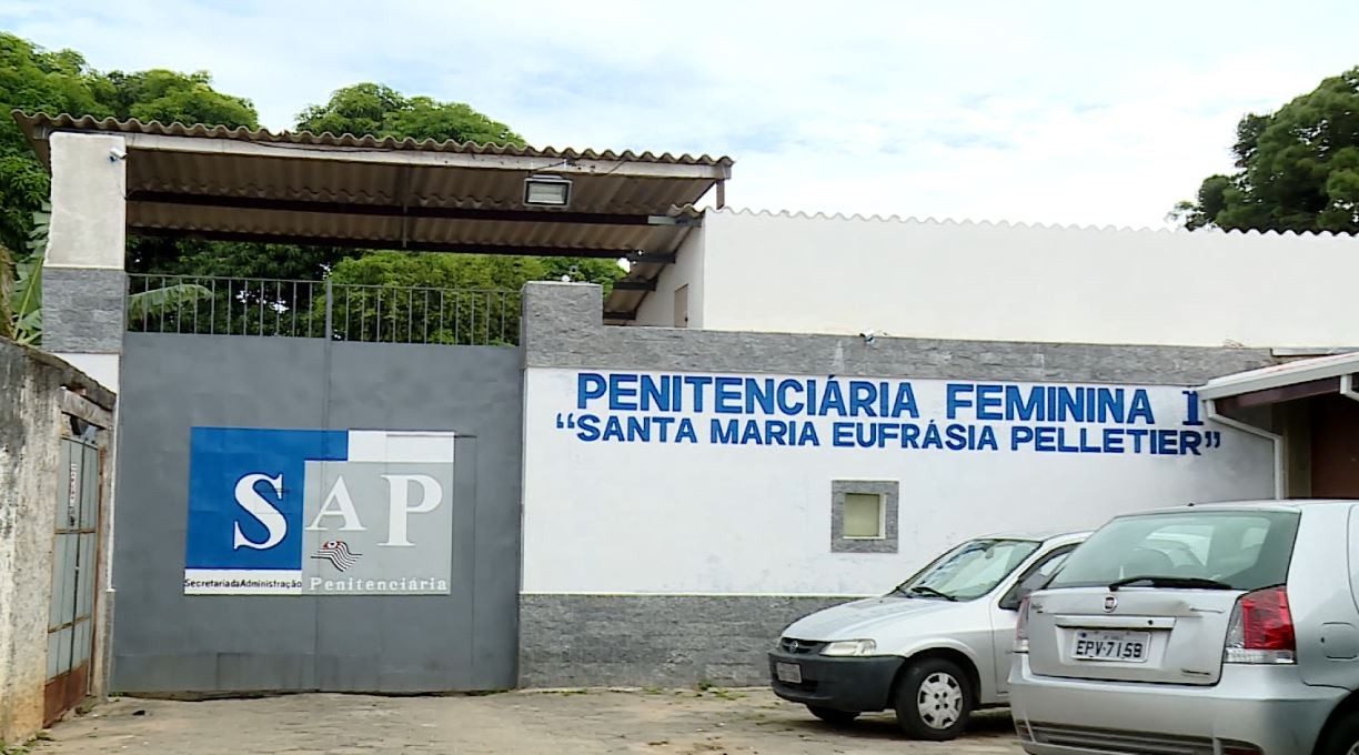 Acusada por morte da nora e alvo de inquéritos por envenenamento é levada para Penitenciária de Tremembé