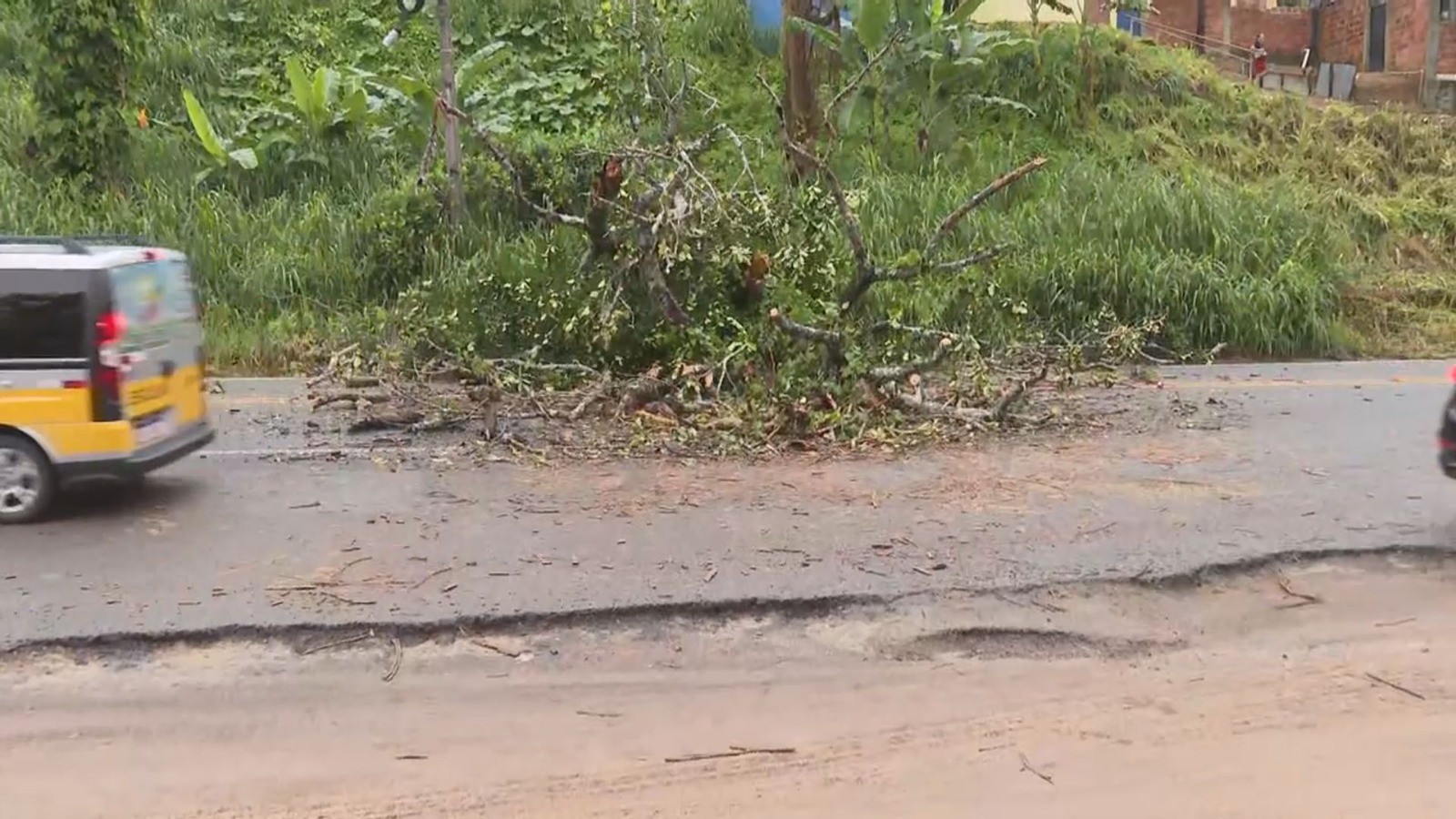 Salvador tem quase o dobro de chuva prevista para abril em apenas 16 dias; capital baiana está com alerta de deslizamentos
