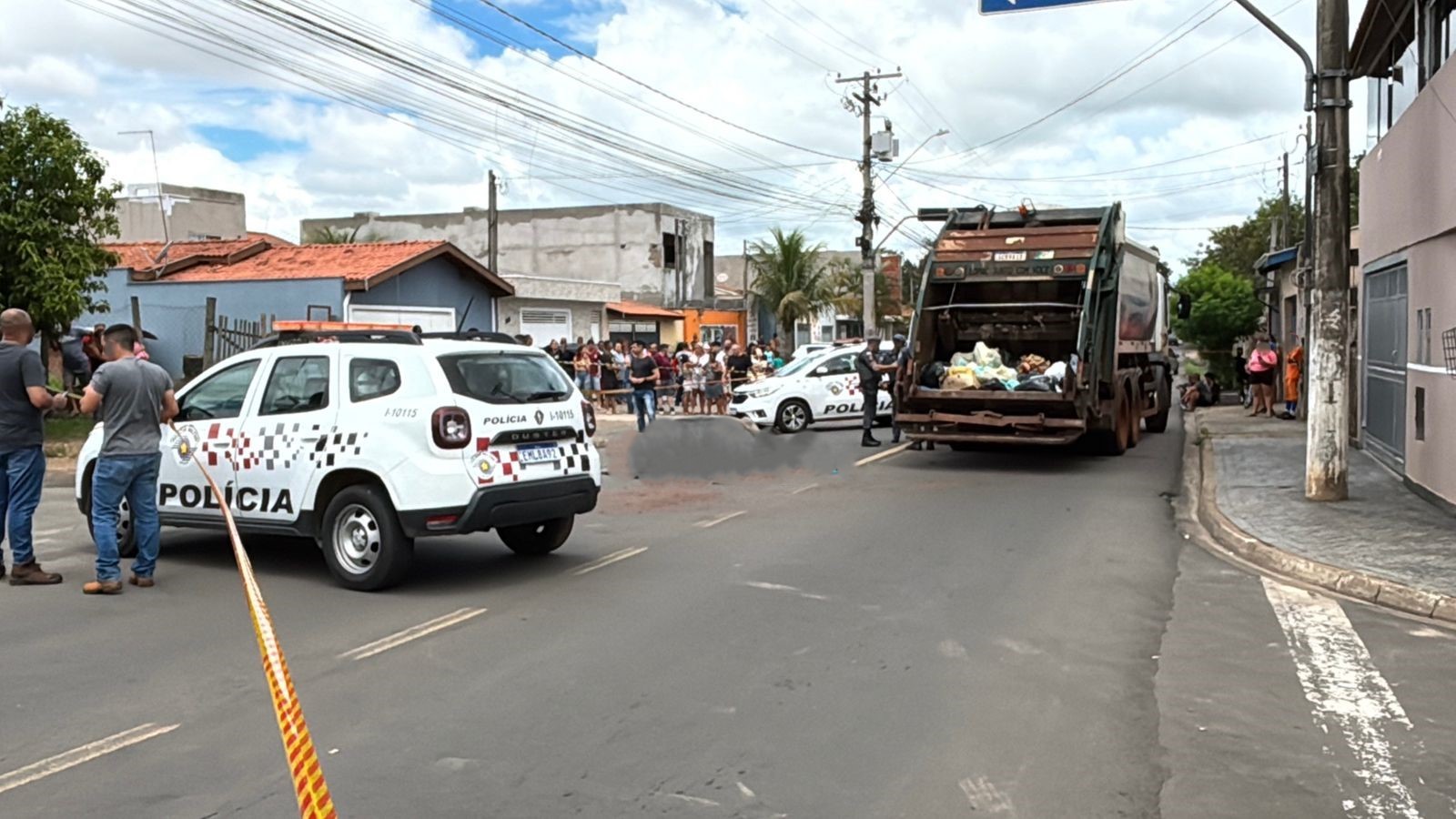 Motociclista morre após bater contra caminhão de coleta de lixo em avenida de Piracicaba 