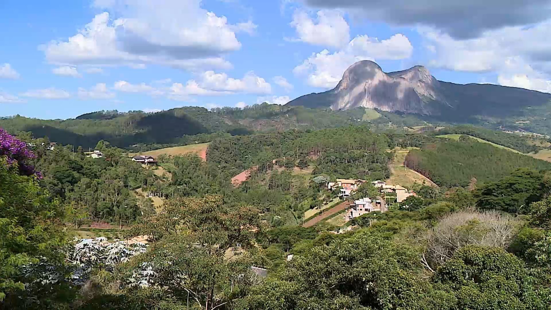 Ministério Público pede tombamento da Pedra Azul para conter avanço imobiliário e proteger paisagem