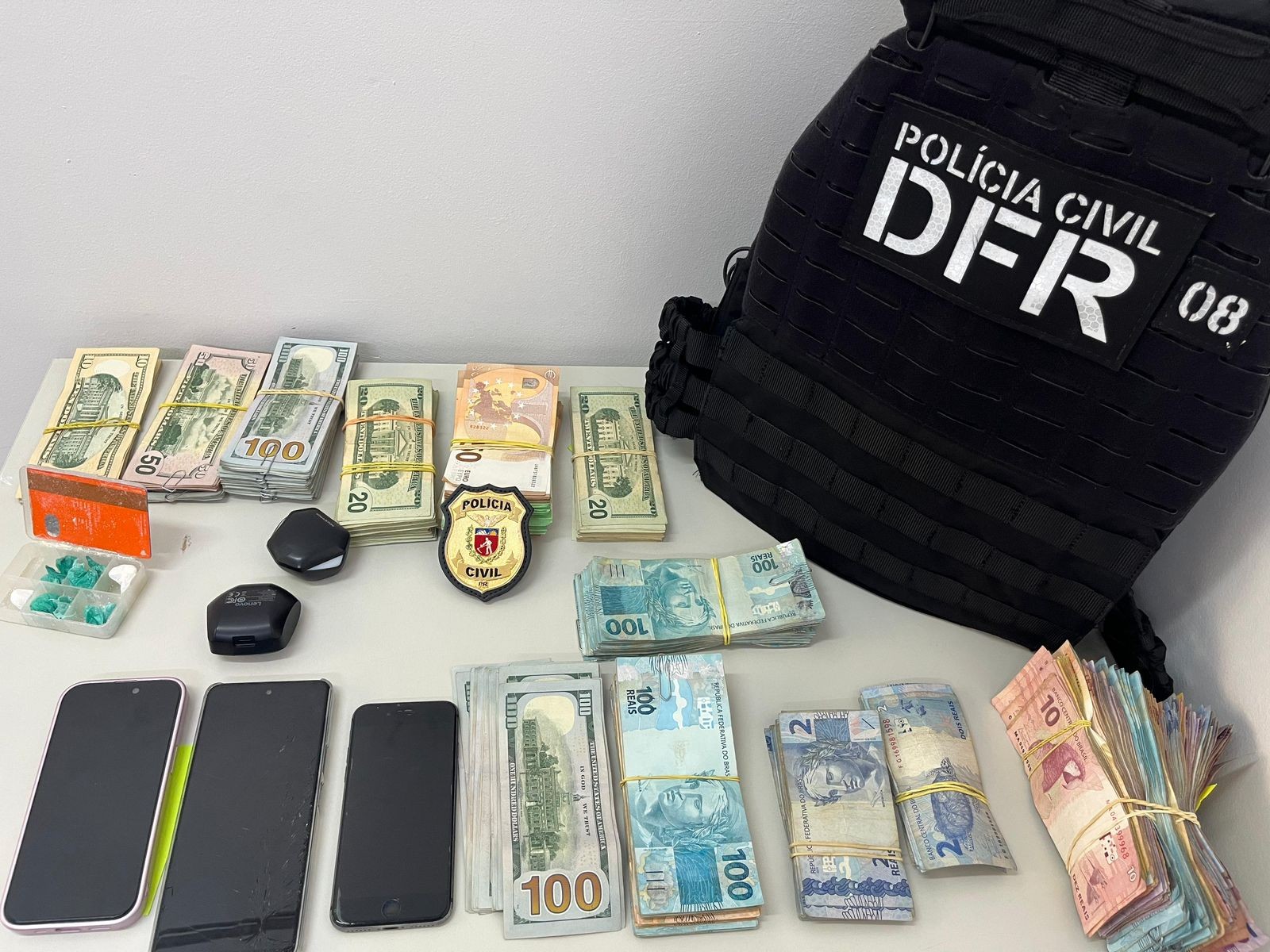 Funcionário de casa de câmbio furta R$ 200 mil, é preso em motel e diz à polícia que gastou com garotas de programa