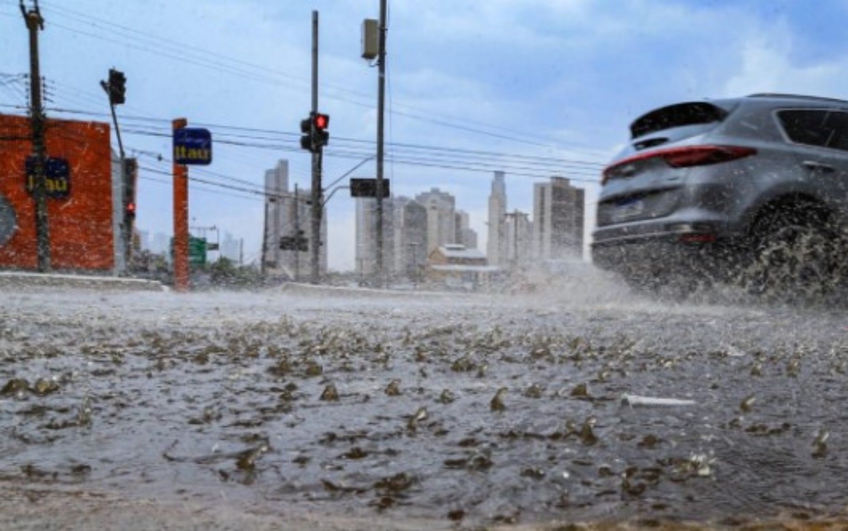 Tempestade coloca 150 cidades de Goiás em alerta nesta terça-feira, aponta previsão 