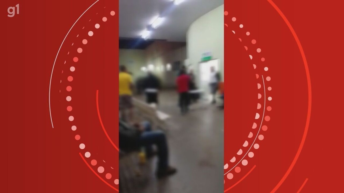 L’homme jette une chaise sur les gardes pendant la confusion à l’UPA à Ribeirão Preto, SP ;  VIDÉO |  Ribeirao Preto et Franca