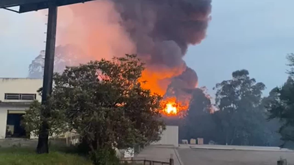 Incêndio atinge empresa de produtos químicos em Nova Santa Rita; VÍDEO, Rio Grande do Sul